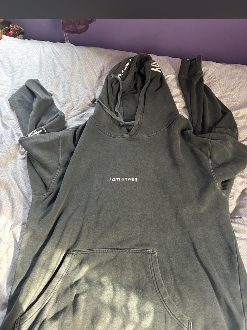 Black "i am unwell" Graphic Pullover Hoodie